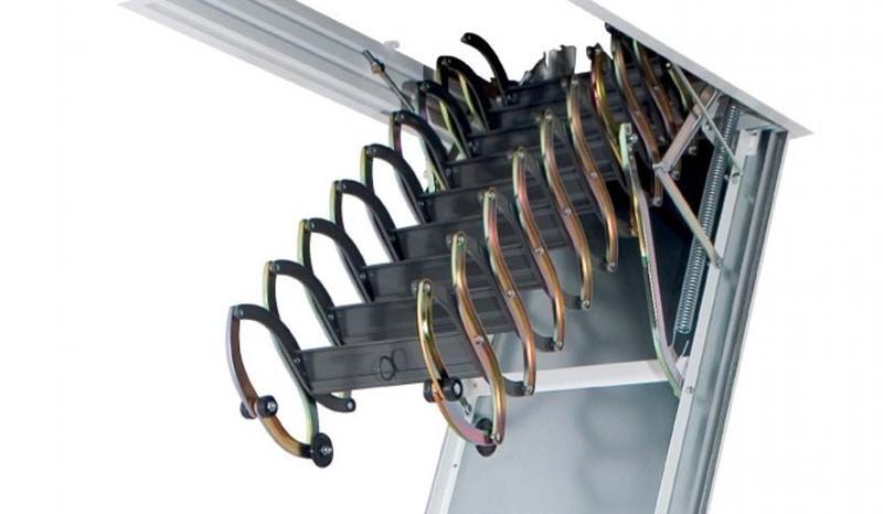 Купить металлическую чердачную огнестойкую лестницу LSF размером 50×70×300