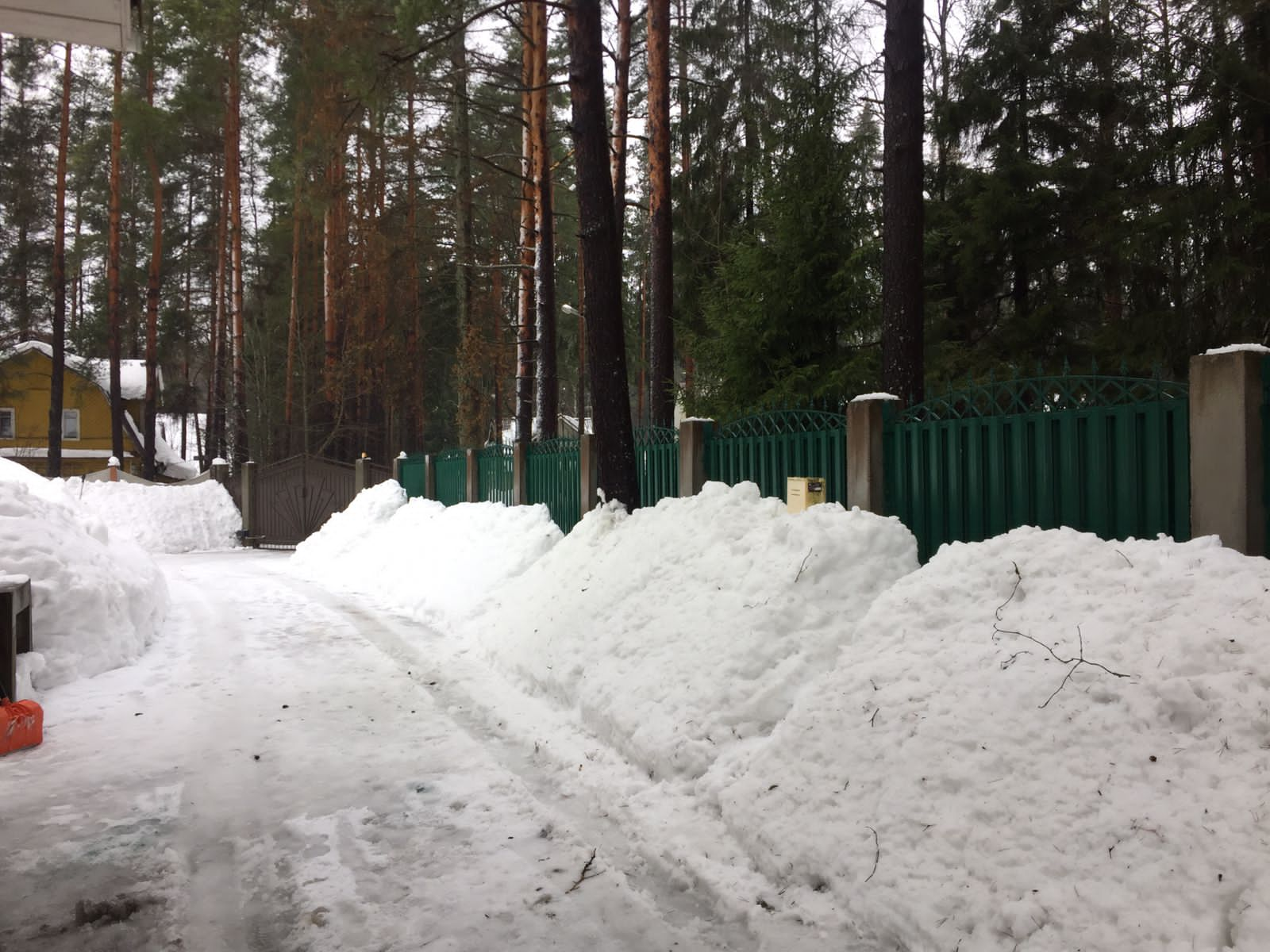 Забор из штакетника в Зеленогорске