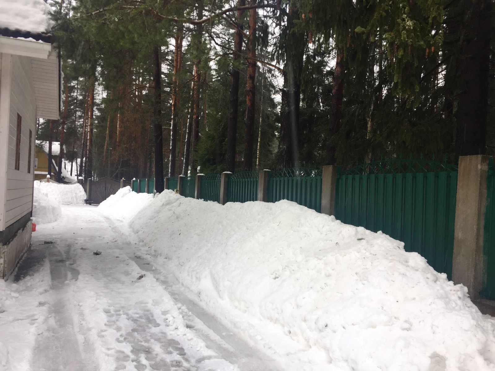 Забор из штакетника в Зеленогорске