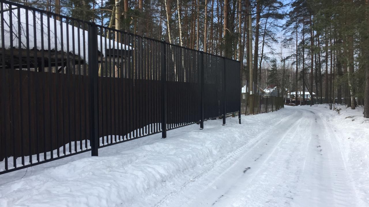 Забор из сварных секций в посёлке Ганино