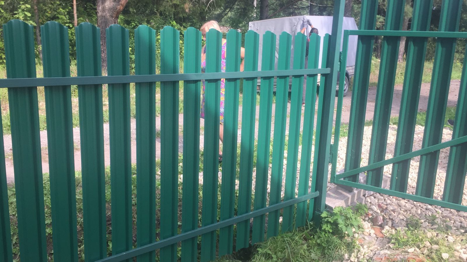 Забор из штакетника в Красном Бору