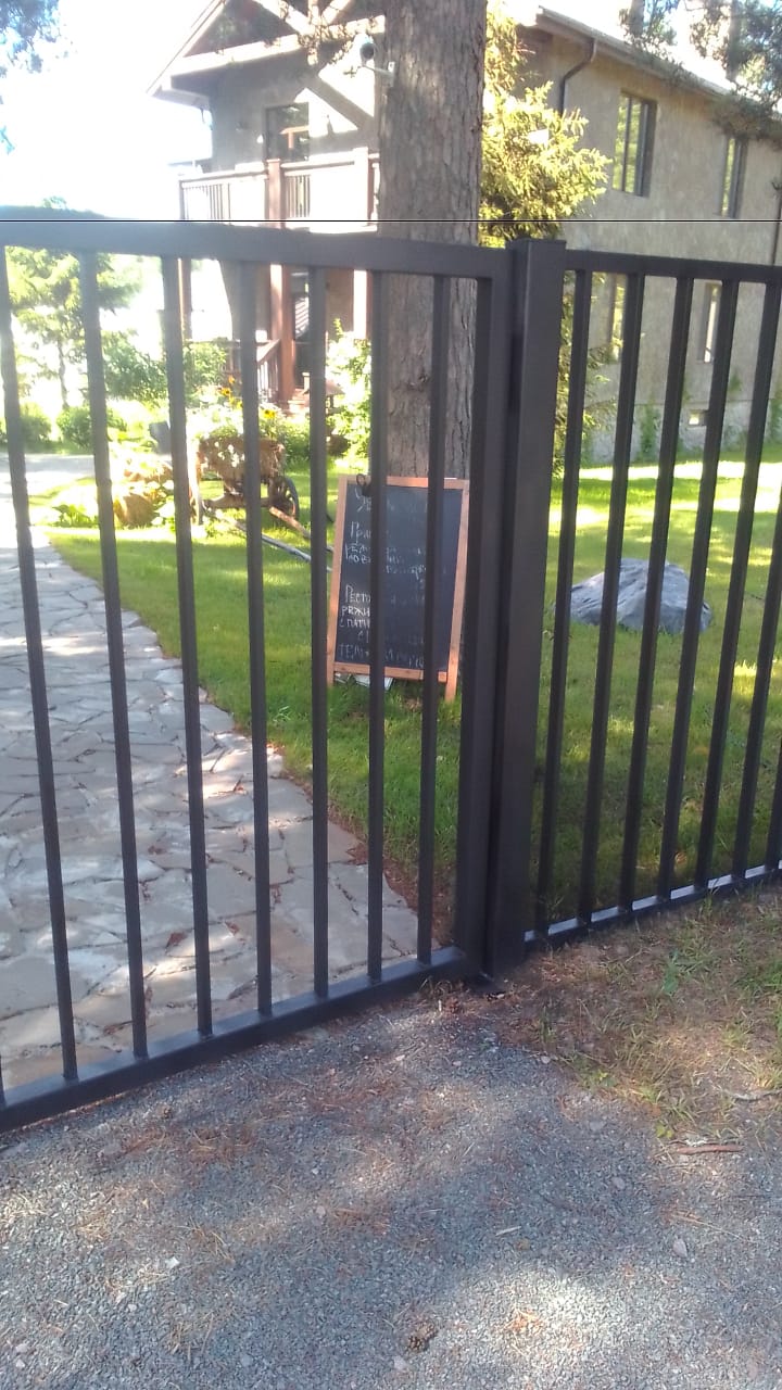 Забор из сварных секций в посёлке Ганино
