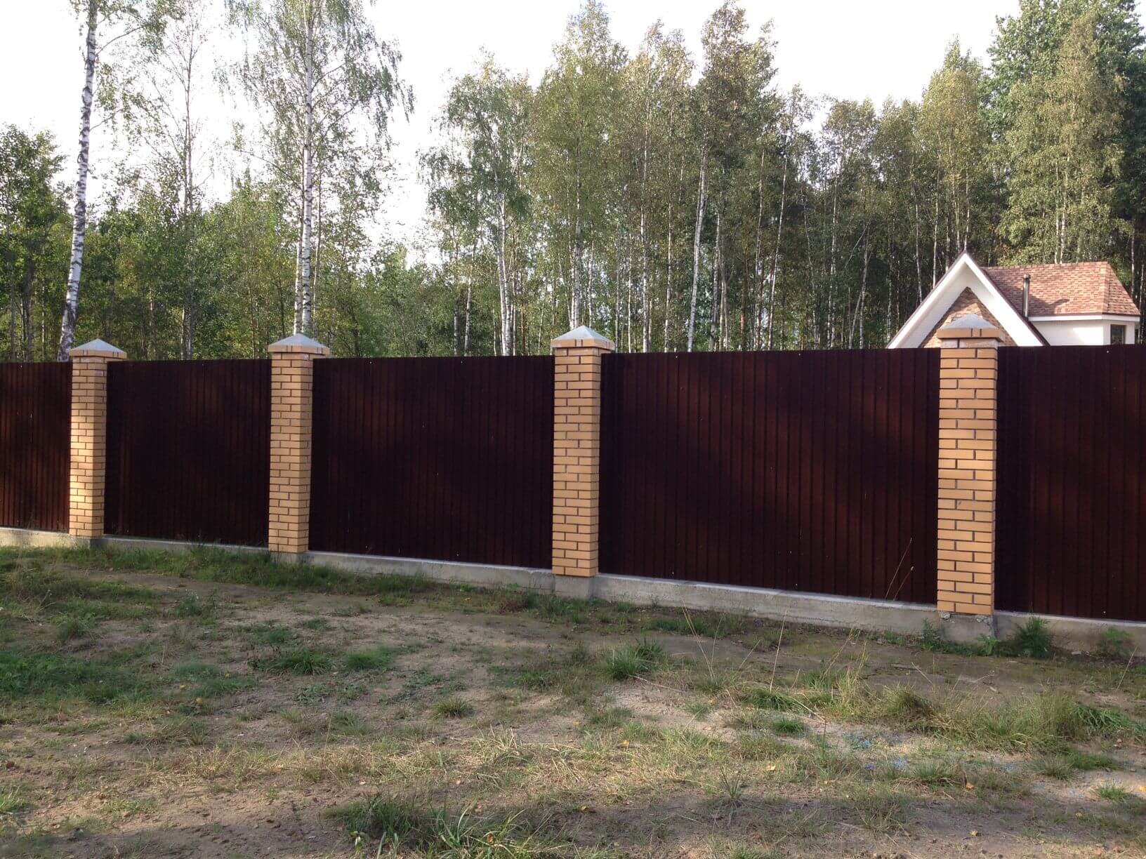 Забор в городе Кировске